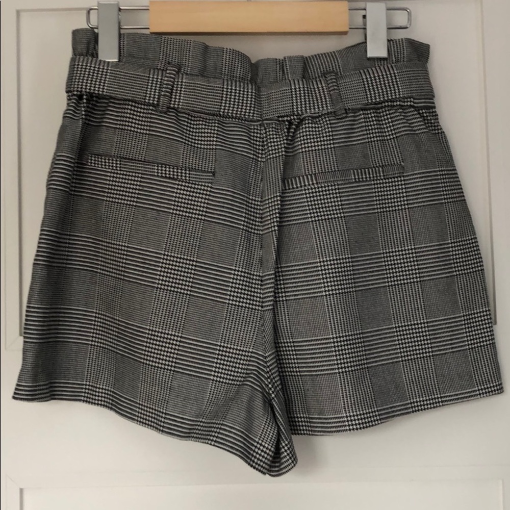 Shorts - Picture 3 of 3